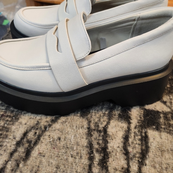 Wild Fable Shoes Womens 9 Platform Loafer White Faux Leather Casual Comfort - Picture 10 of 14